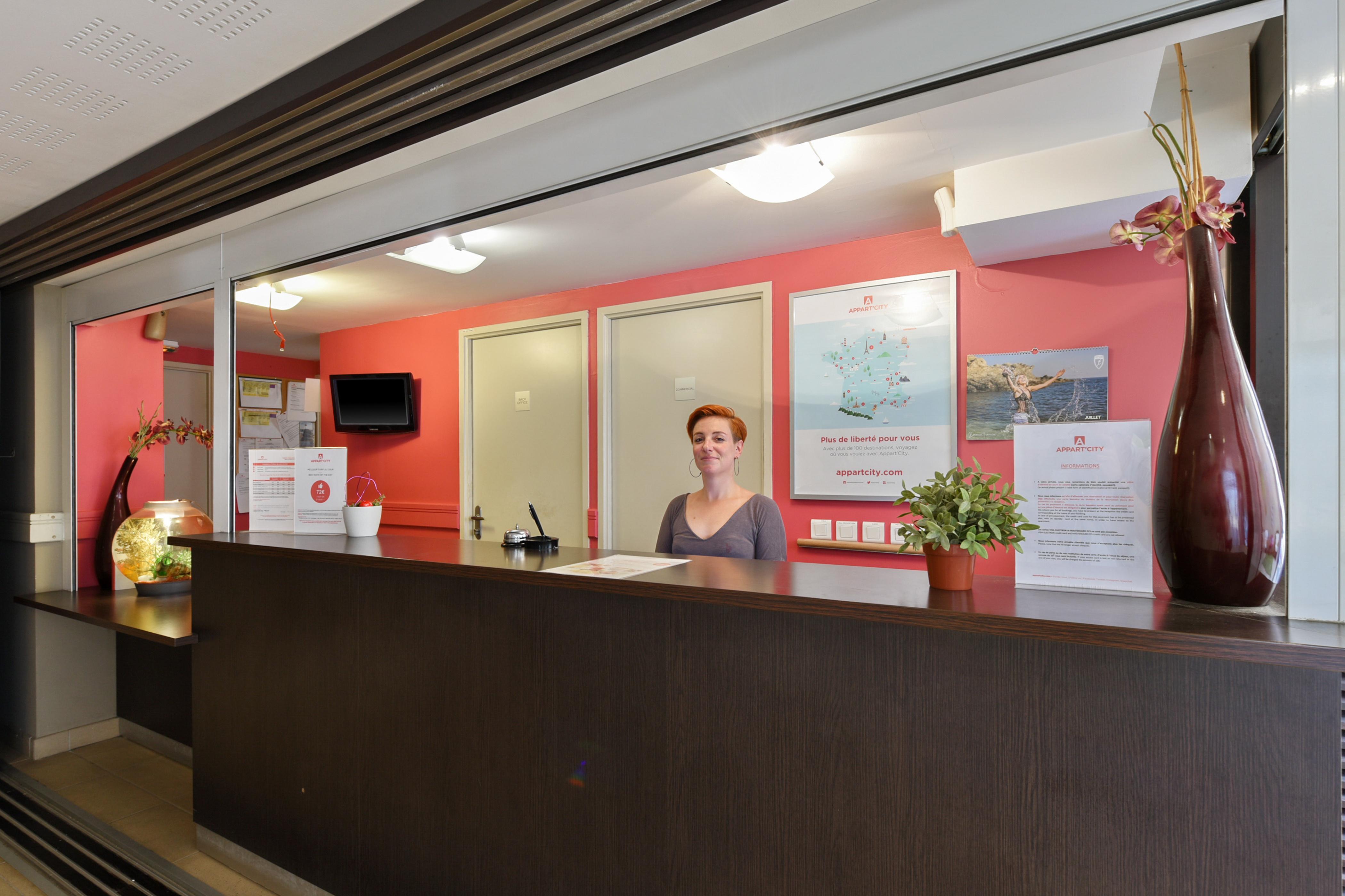 Comfort Aparthotel Six-Fours Six-Fours-les-Plages Bagian luar foto