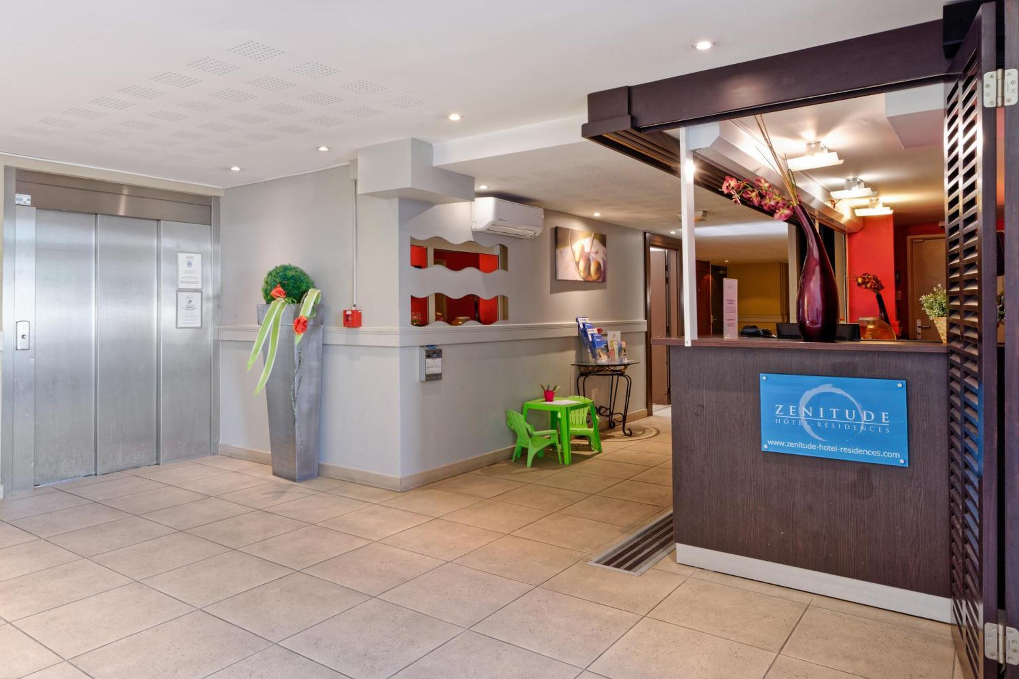 Comfort Aparthotel Six-Fours Six-Fours-les-Plages Bagian luar foto