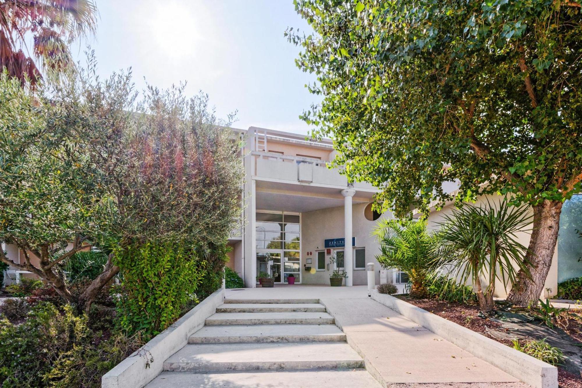 Comfort Aparthotel Six-Fours Six-Fours-les-Plages Bagian luar foto